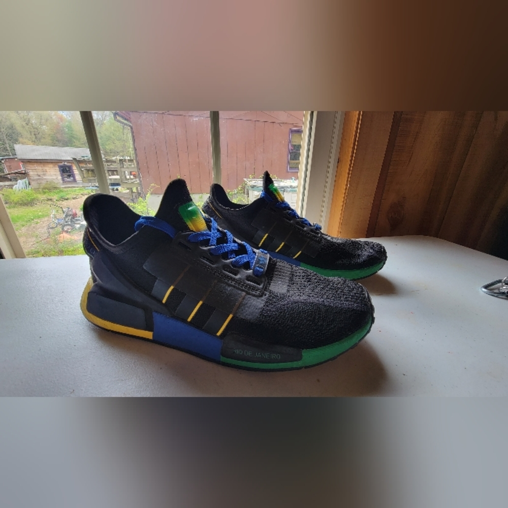 Adidas NMD R1 V2 Rio de Janeiro edition - Picture 5 of 5